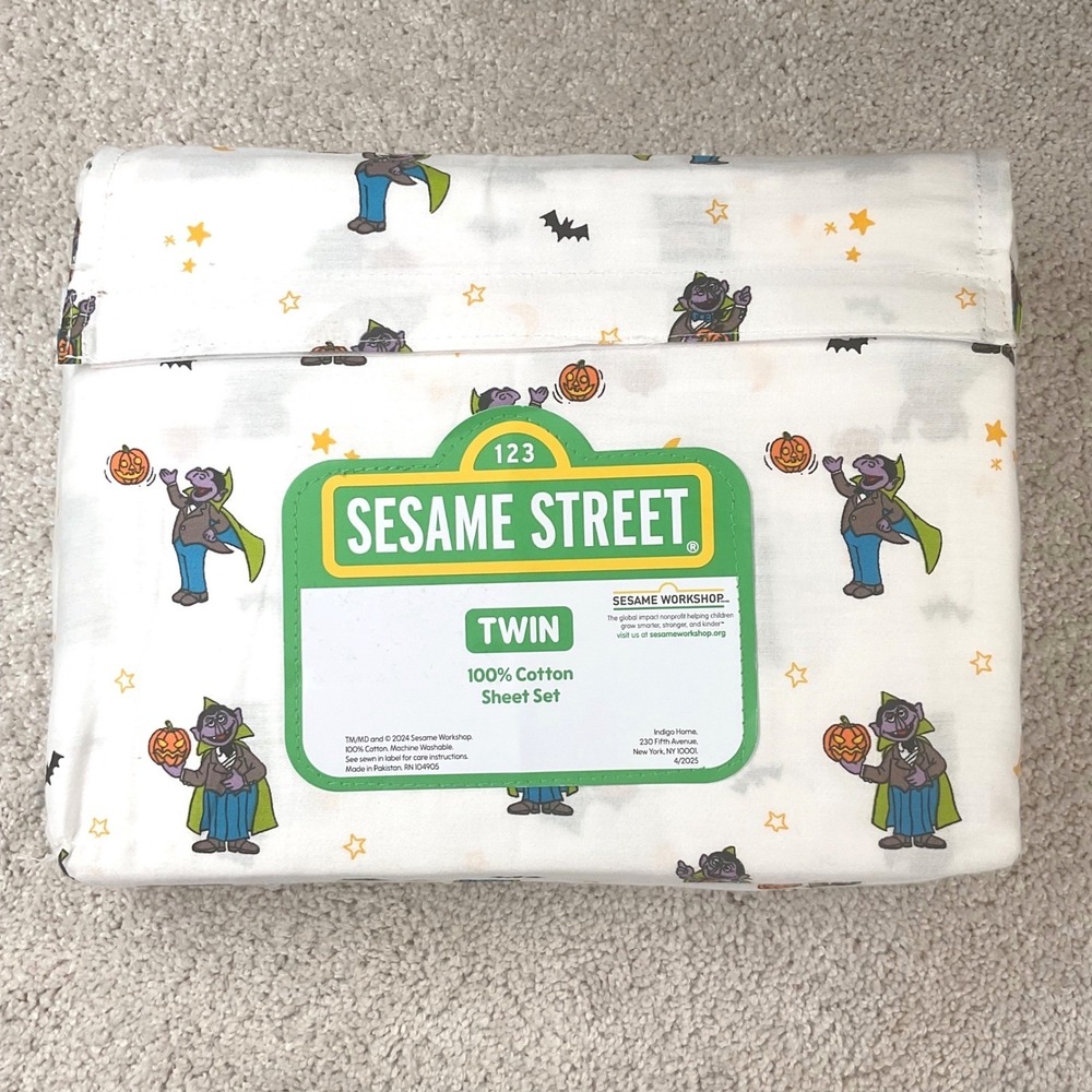Sesame Street The Count Halloween Twin Sheet Set 100% Cotton Vampire Pumpkin New